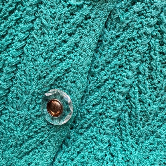 💚✨ Cozy & Chic! ✨With one pearl missing - Picture 9 of 9